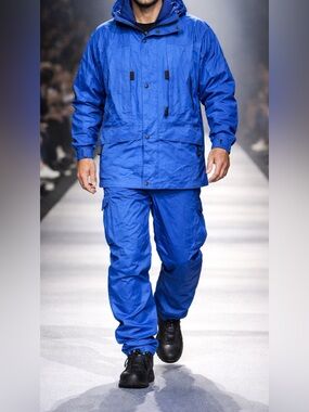 XL Bright Blue Raincoat with Waterproof Fabric and Hood Set